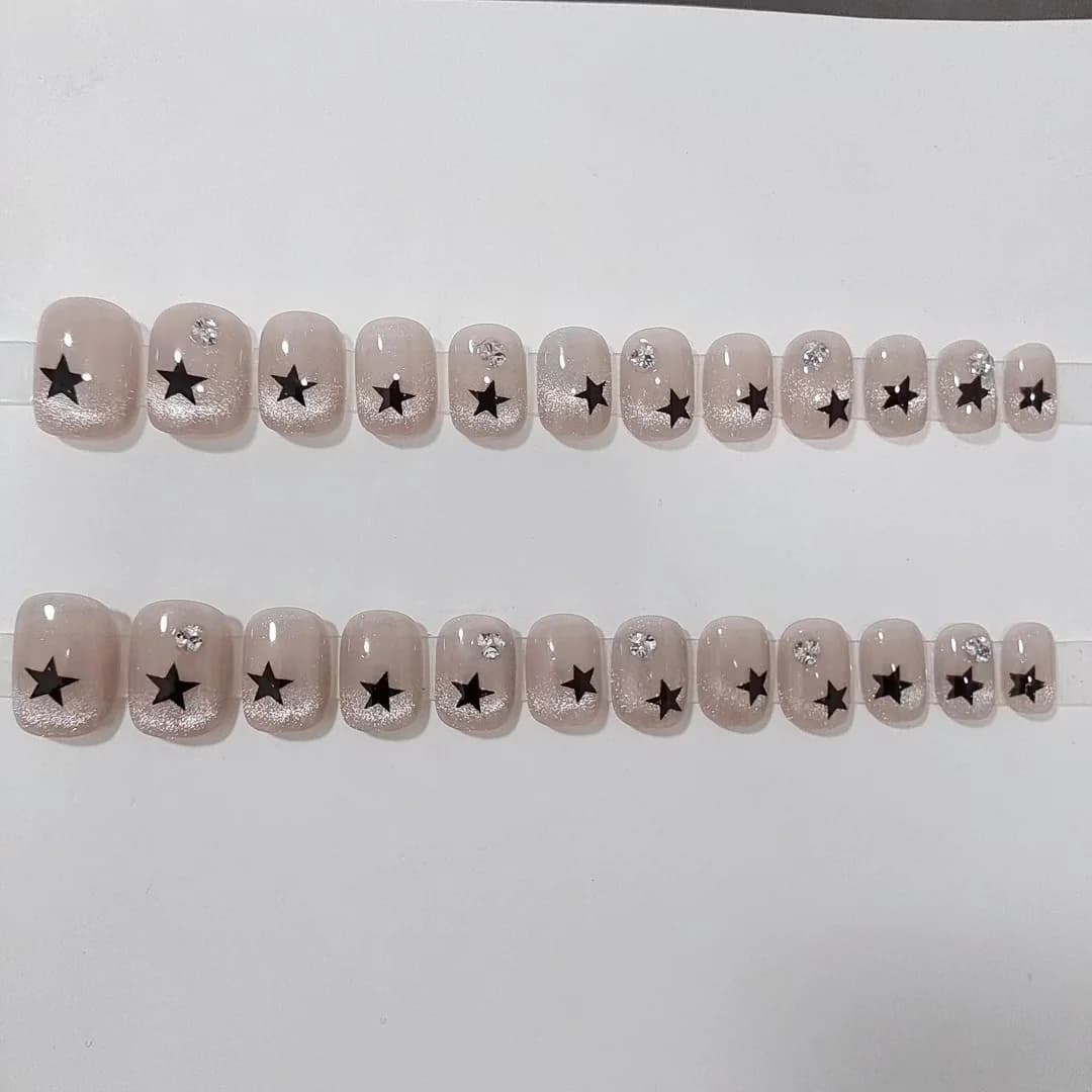 Unhas Postiças Cat Eye Curto Redondo com Estampa de Estrela 24 Peças Reutilizáveis