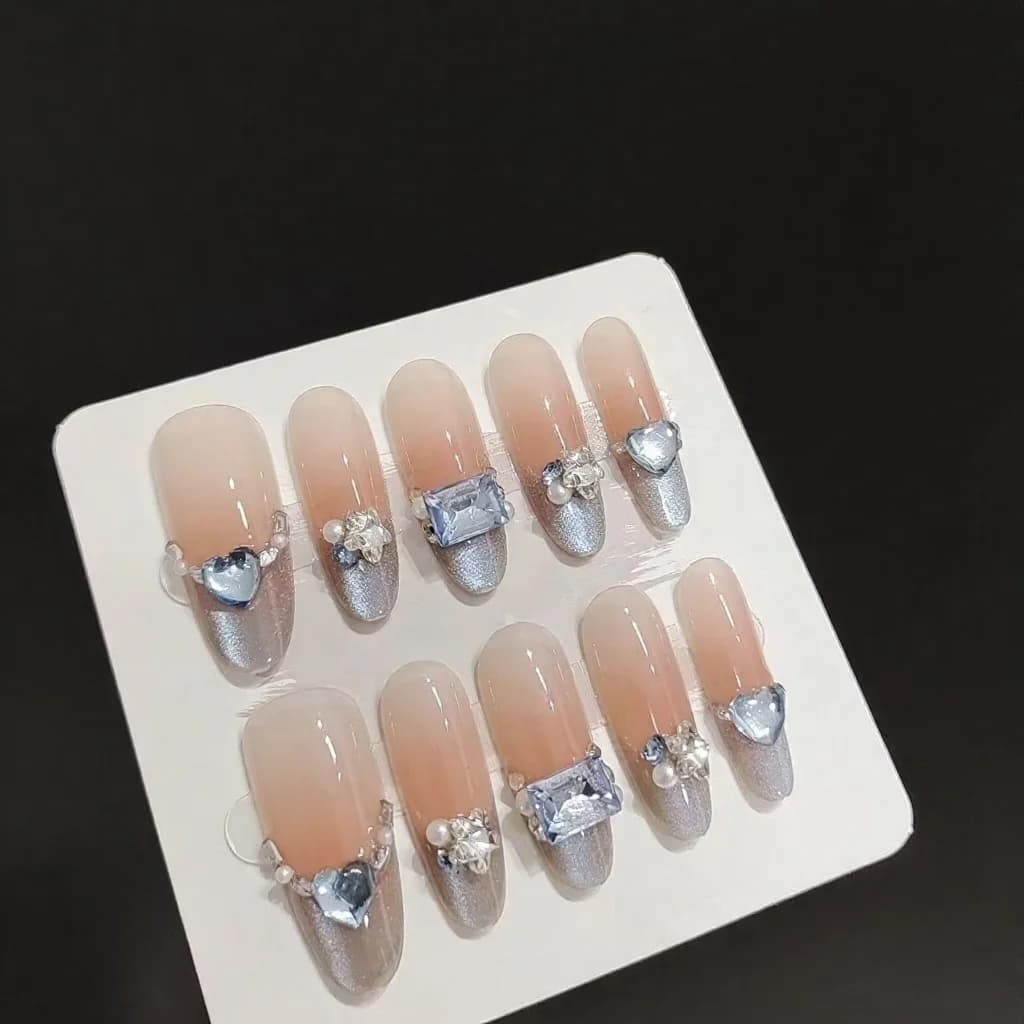 Unhas Postiças Longas Ovais French Tip Olho de Gato Âmbar Azul com Strass