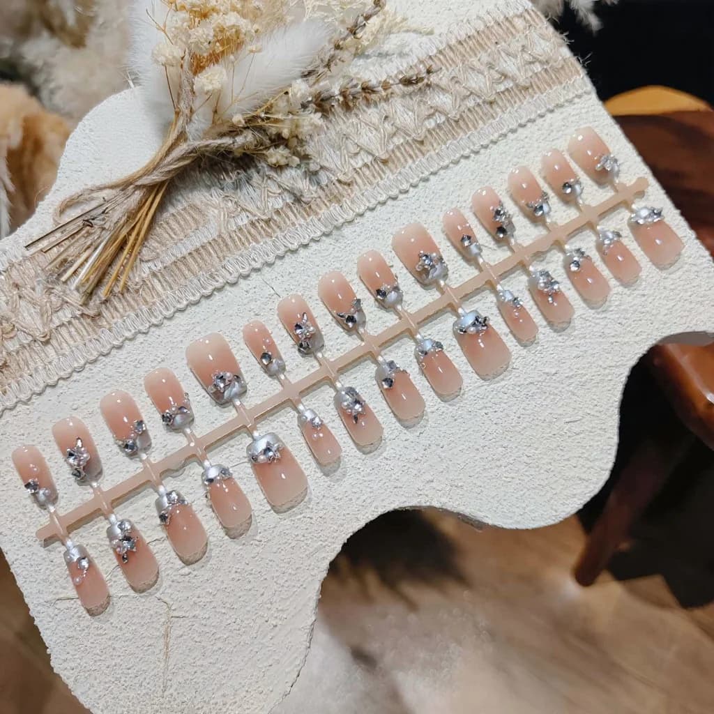 Unhas Postiças Azul com Ponta Francesa, Pérolas e Strass