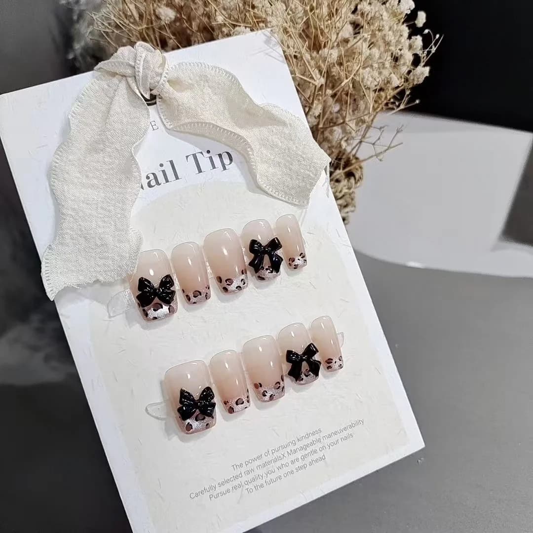 Unhas Postiças Estampa de Leopardo e Borboleta, Formato Coffin Curto, 10 Peças