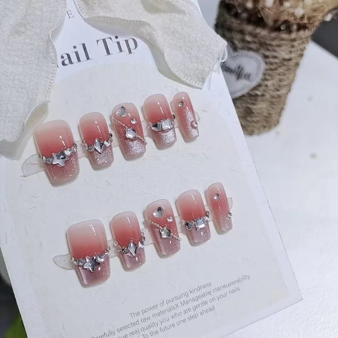 Unhas Postiças com Estampa de Coração e Acabamento Glitter