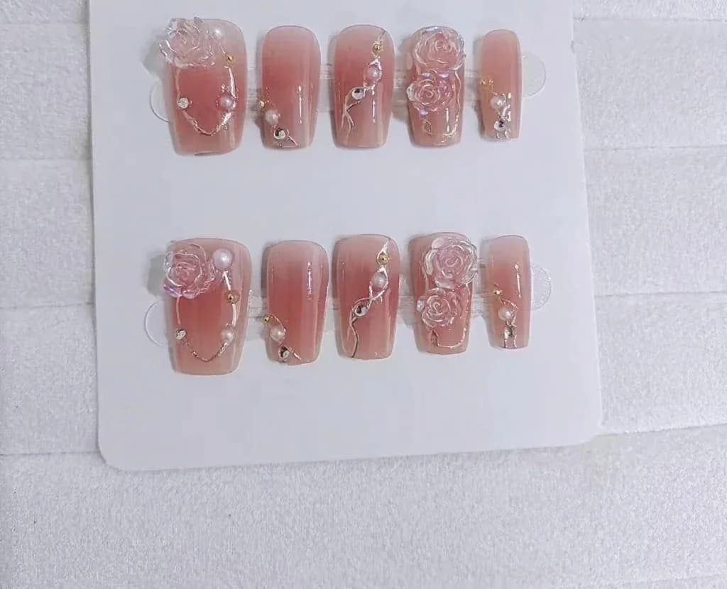 Unhas Postiças Camélia Dourada Design Floral Estilo Doce Kit de Manicure