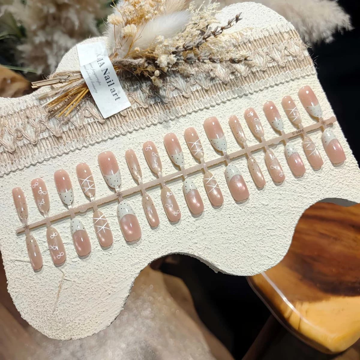 Unhas Postiças Olho de Gato Branco Leitoso Oval Médio Estilo Gel Suave