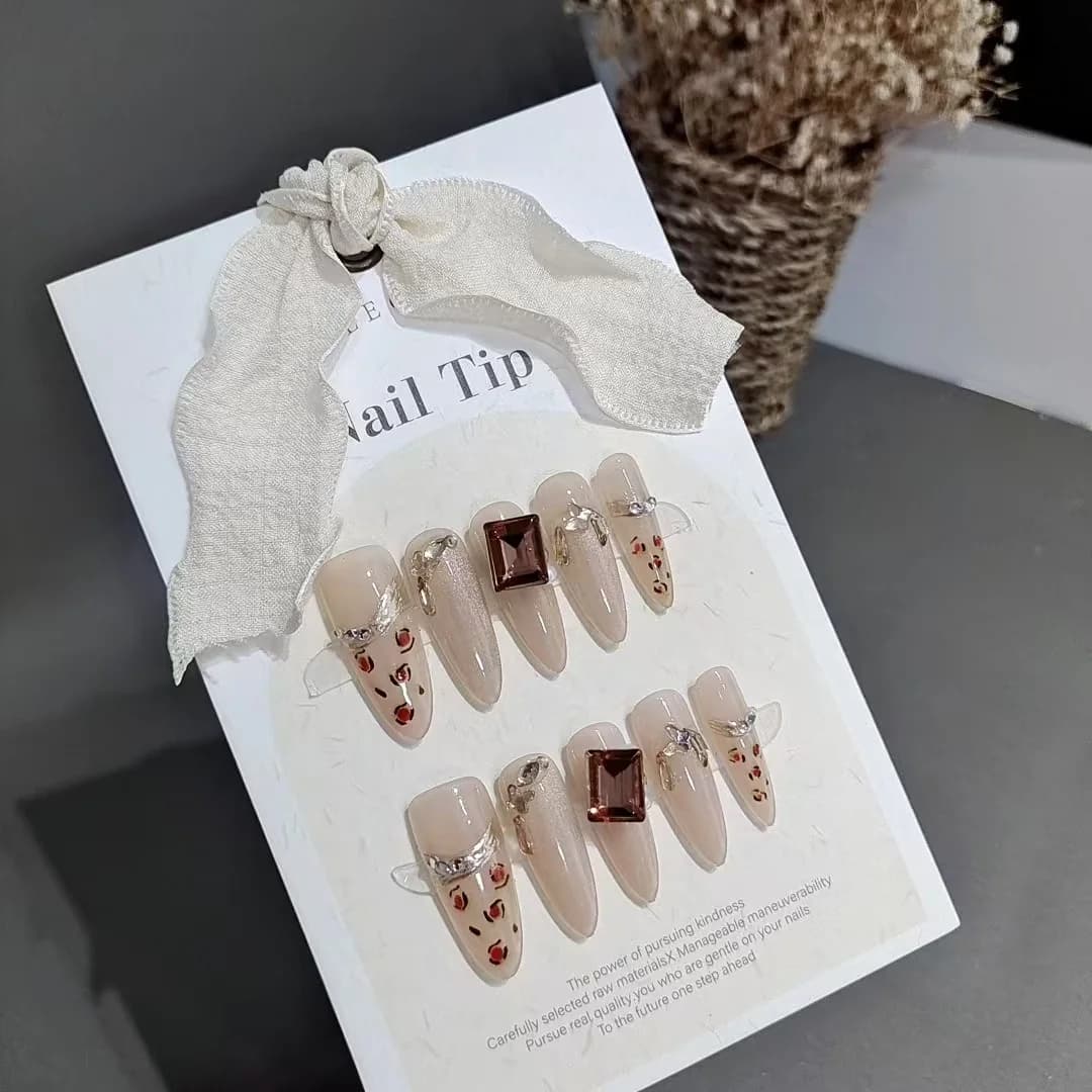 Unhas Postiças Estampa de Leopardo com Strass, Formato Longo Stiletto