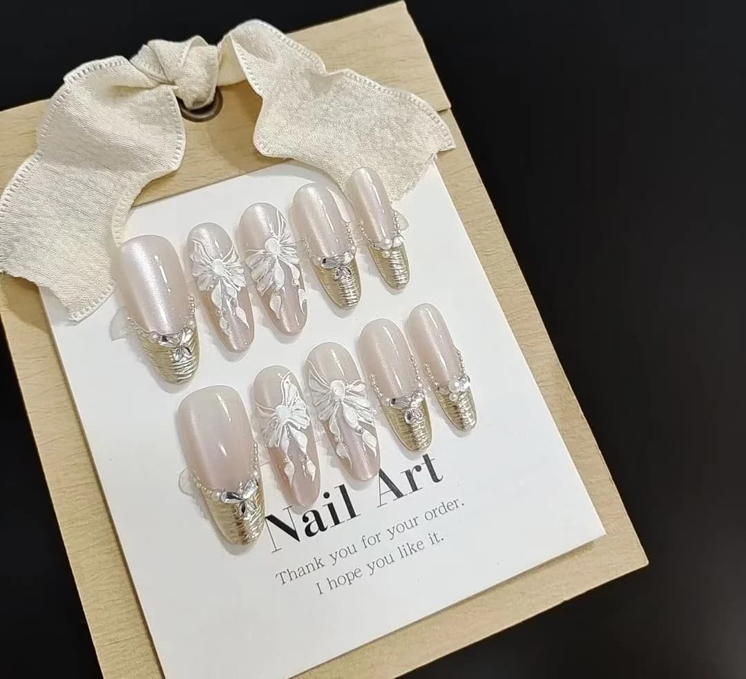 Unhas Postiças com Borboletas e Flores 3D, Formato Stiletto Longo