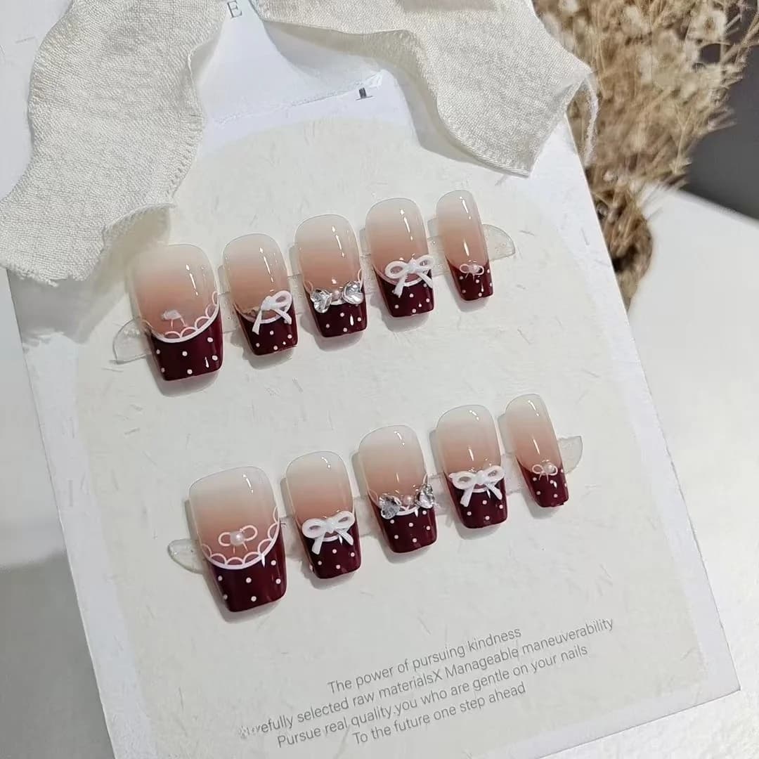 Unhas Postiças Saia de Balé com Laço Vermelho, Pontas Curtas com Bolinhas