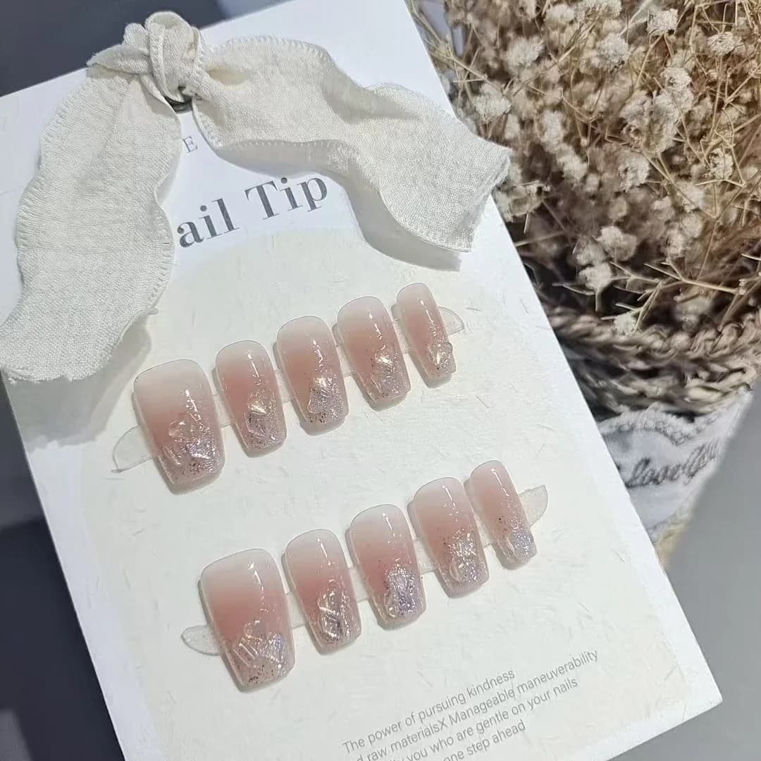 Unhas Postiças Rosa com Strass em Forma de Coração Formato Curto Médio Caixão