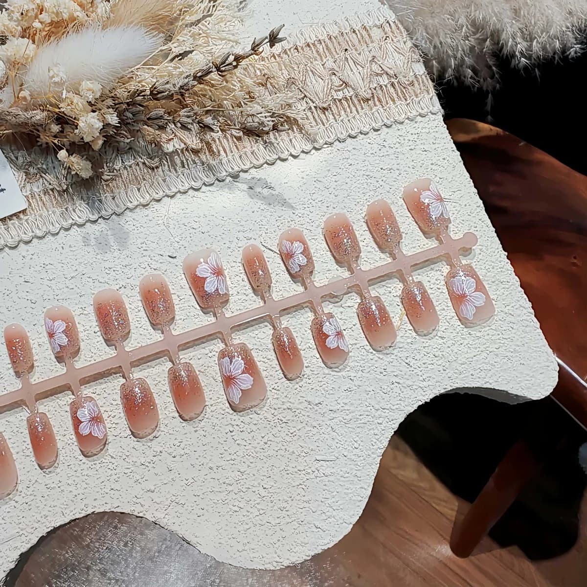 Unhas Postiças Ovaladas Curtas Ponta Francesa Glitter Floral