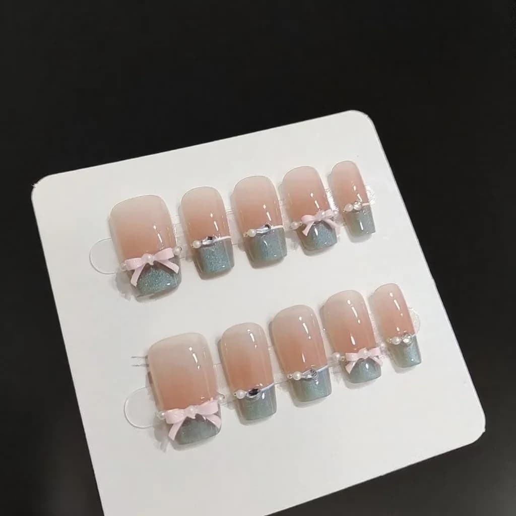 Unhas Postiças Rosa com Laço e Cristais, Ponta Francesa Olho de Gato Azul