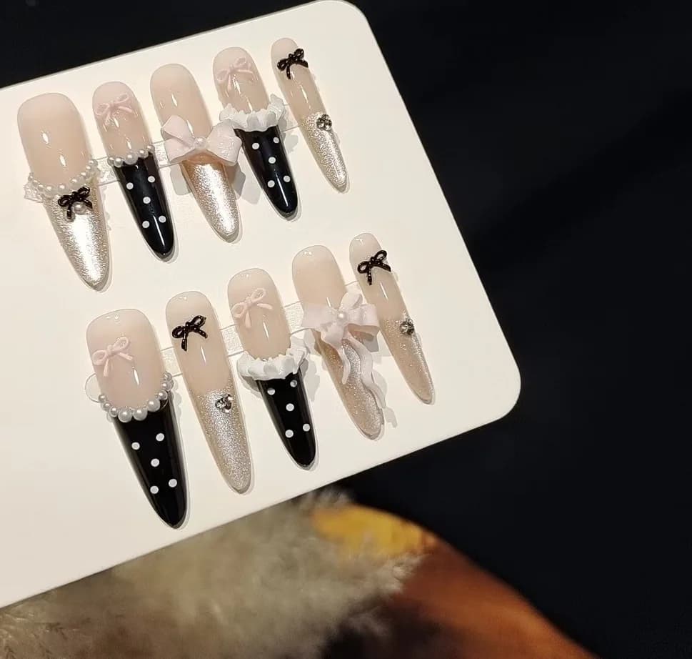 Unhas Postiças Estilo Vestido Hepburn com Design de Laço