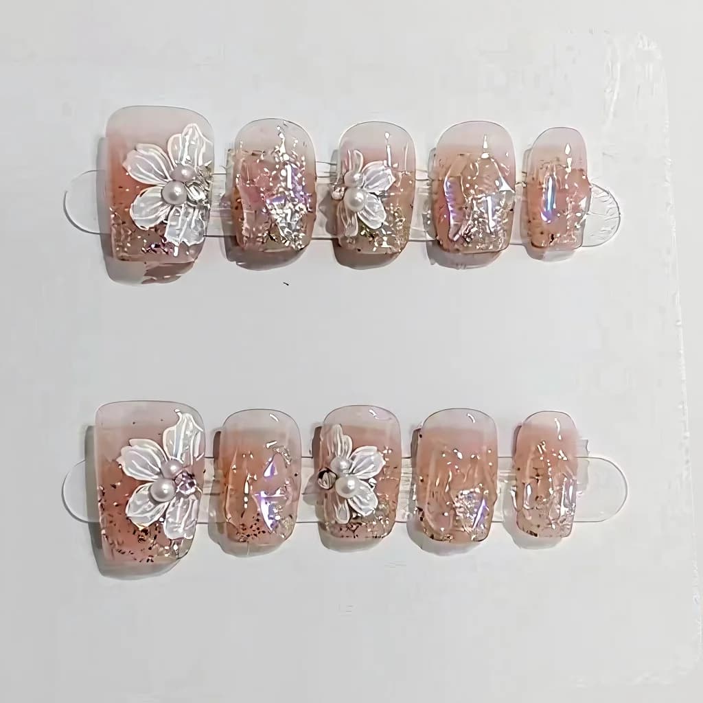 Unhas Postiças Curtas Formato Bailarina com Pérolas, Flores e Strass