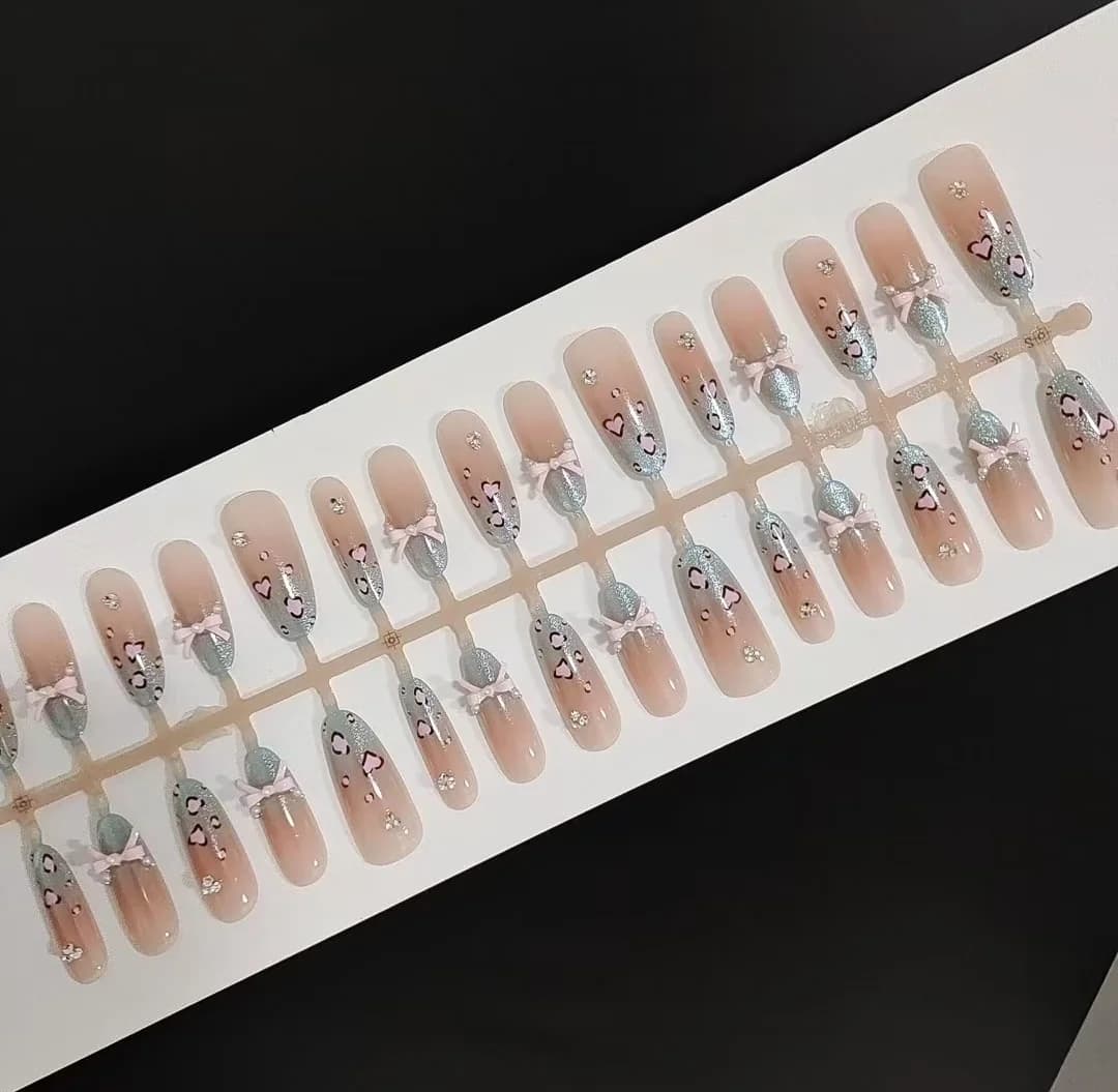 Unhas Postiças Longas Stiletto com Estampa Leopardo Sea Salt, Efeito Cat Eye e Laço