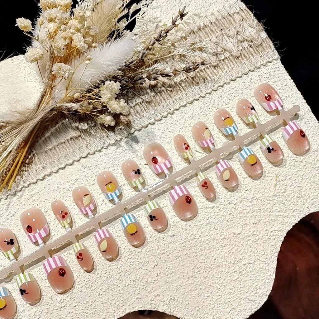 Unhas Postiças Bailarina Curtas Estilo Doce Olho de Gato com Strass