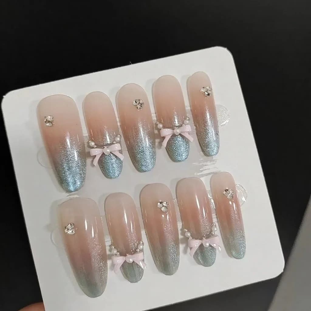 Unhas Postiças Longas Stiletto com Estampa Leopardo Sea Salt, Efeito Cat Eye e Laço