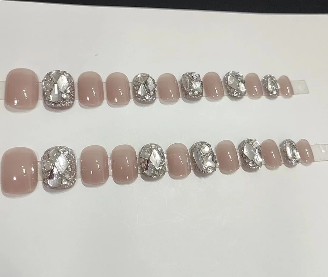 Unhas Postiças Curtas com Design de Strass Translúcido Gelo, 24 Peças