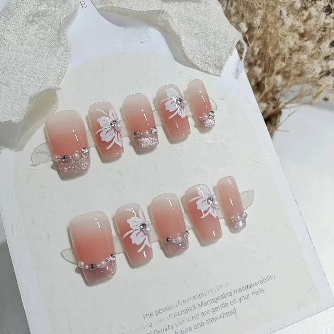 Unhas Postiças Olho de Gato Lírio com Pérolas e Strass