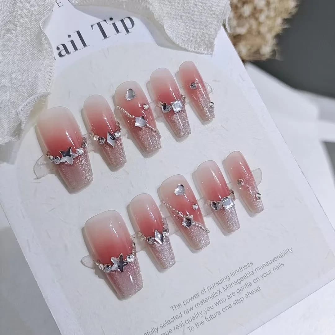 Unhas Postiças com Estampa de Coração e Acabamento Glitter
