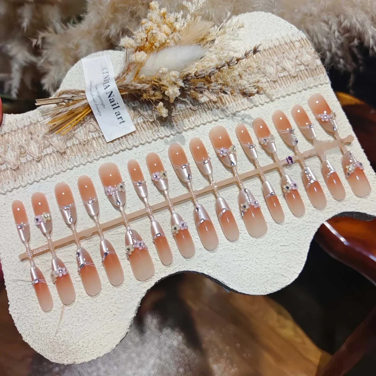 Unhas Postiças Longas Stiletto Florais Olho de Gato com Cristais