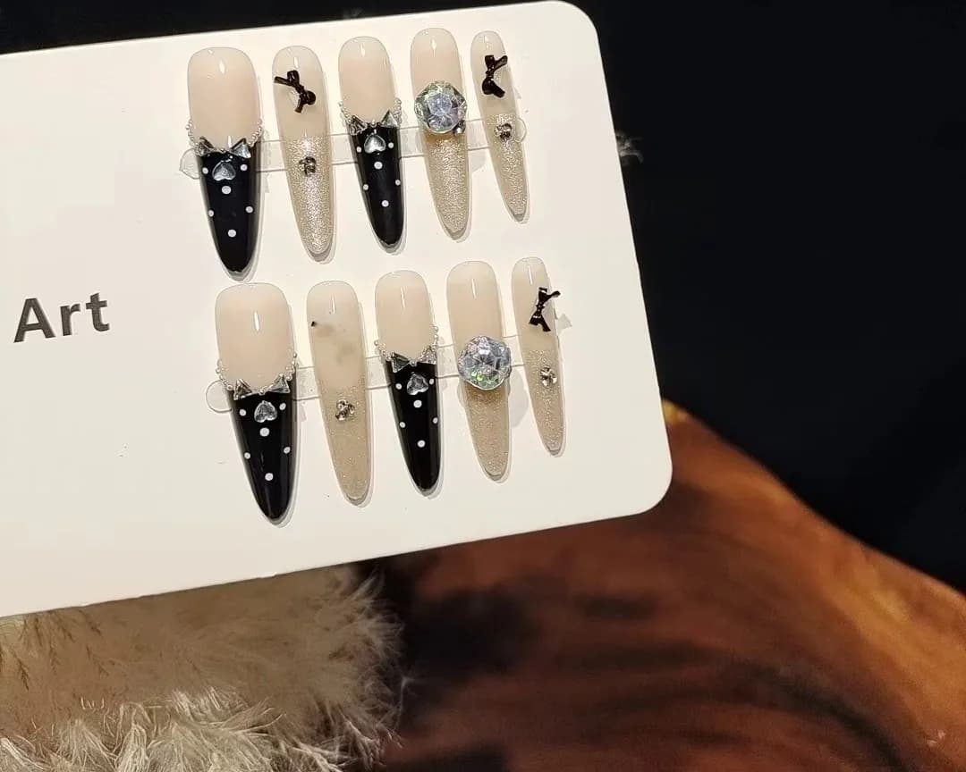 Unhas Postiças Borboleta Preta com Strass, Manicure Glitter Olho de Gato