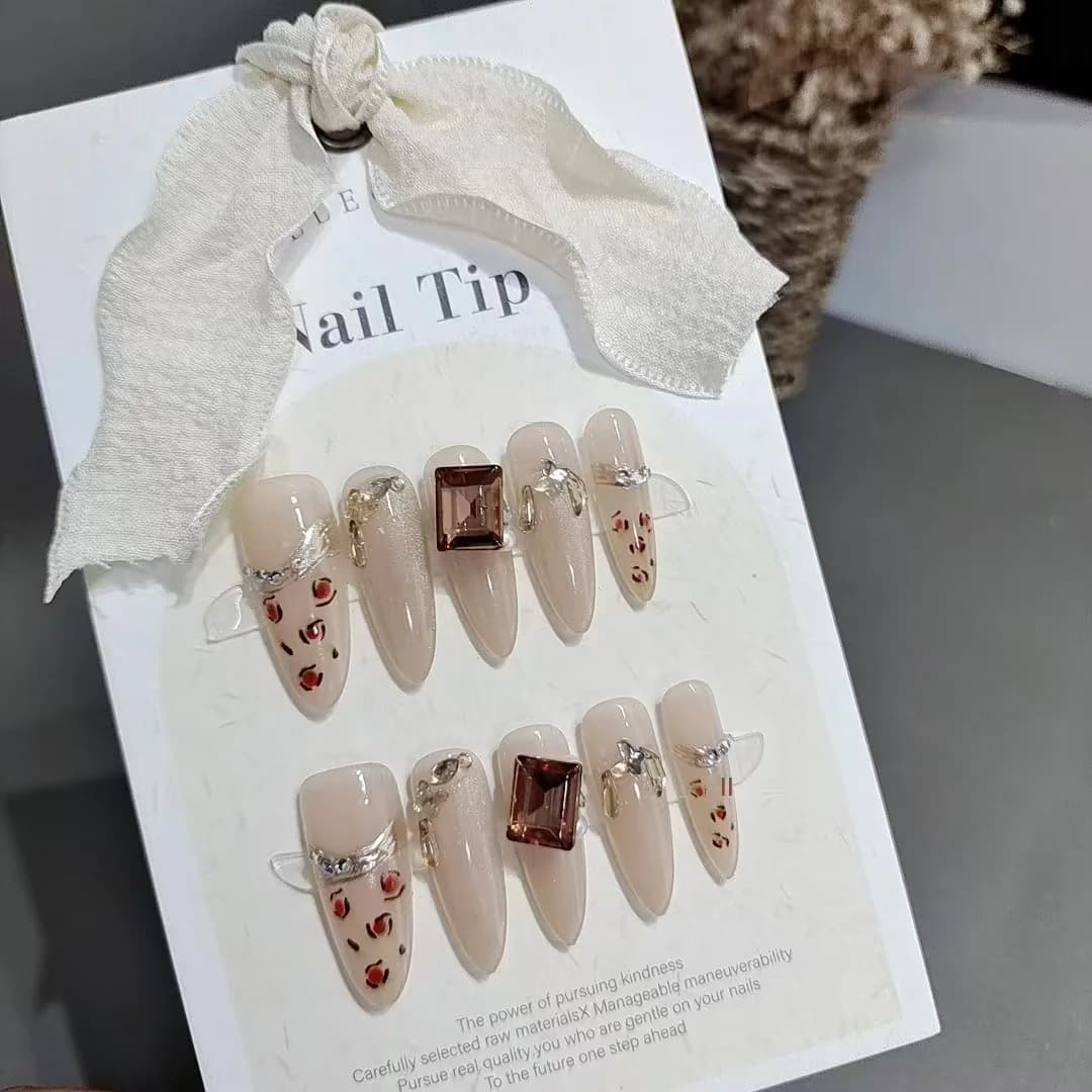 Unhas Postiças Estampa de Leopardo com Strass, Formato Longo Stiletto