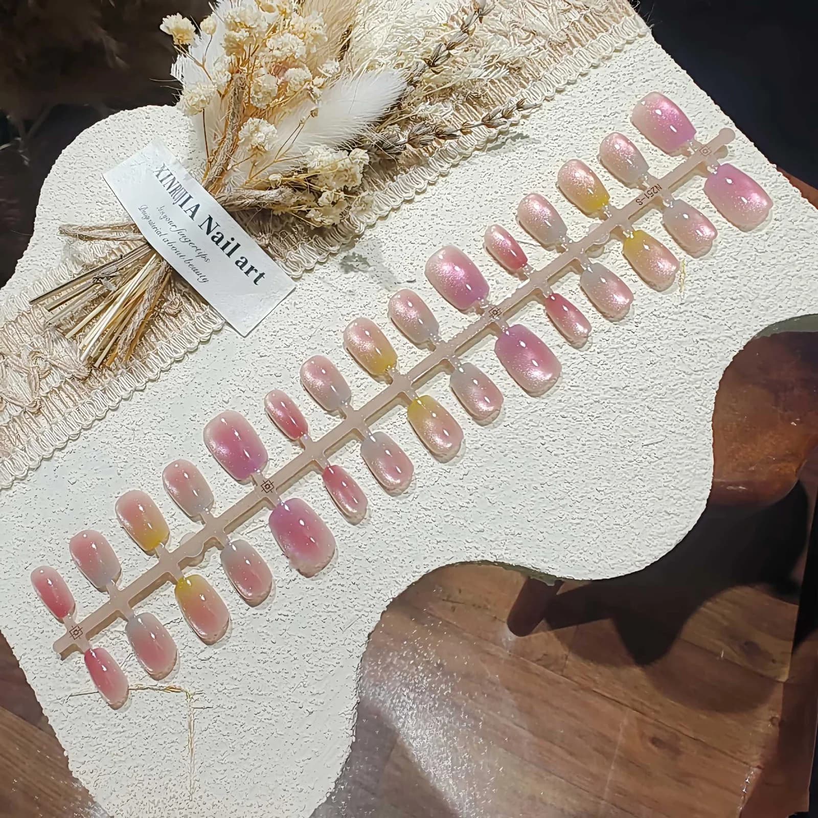 Unhas Postiças Olho de Gato com Gradiente de Frutas e Brilho de Contas de Vidro