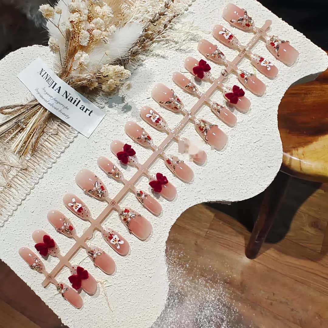 Unhas Postiças Cat Eye Francesinha com Strass e Laço