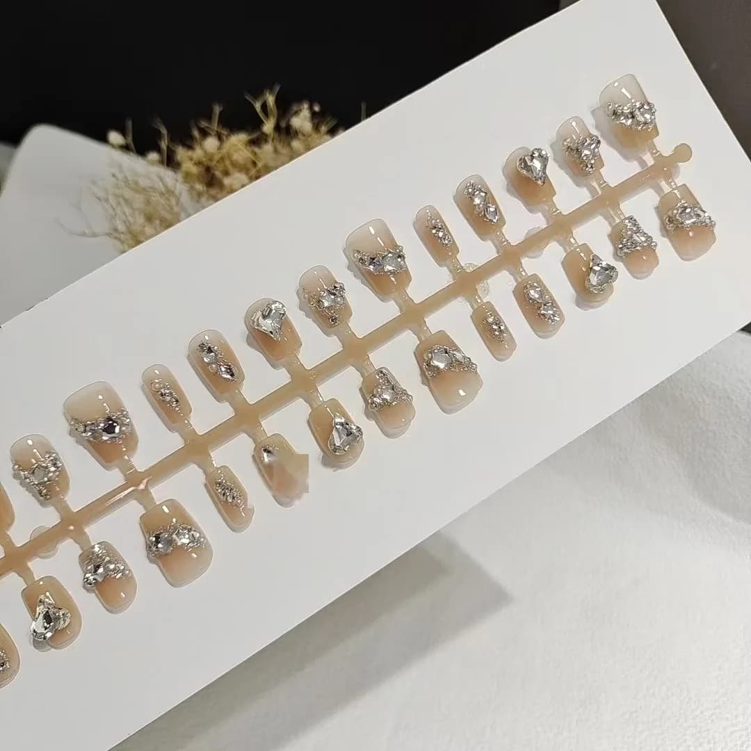 Unhas Postiças com Strass em Forma de Coração, Ponta Quadrada Curta, 30 Peças