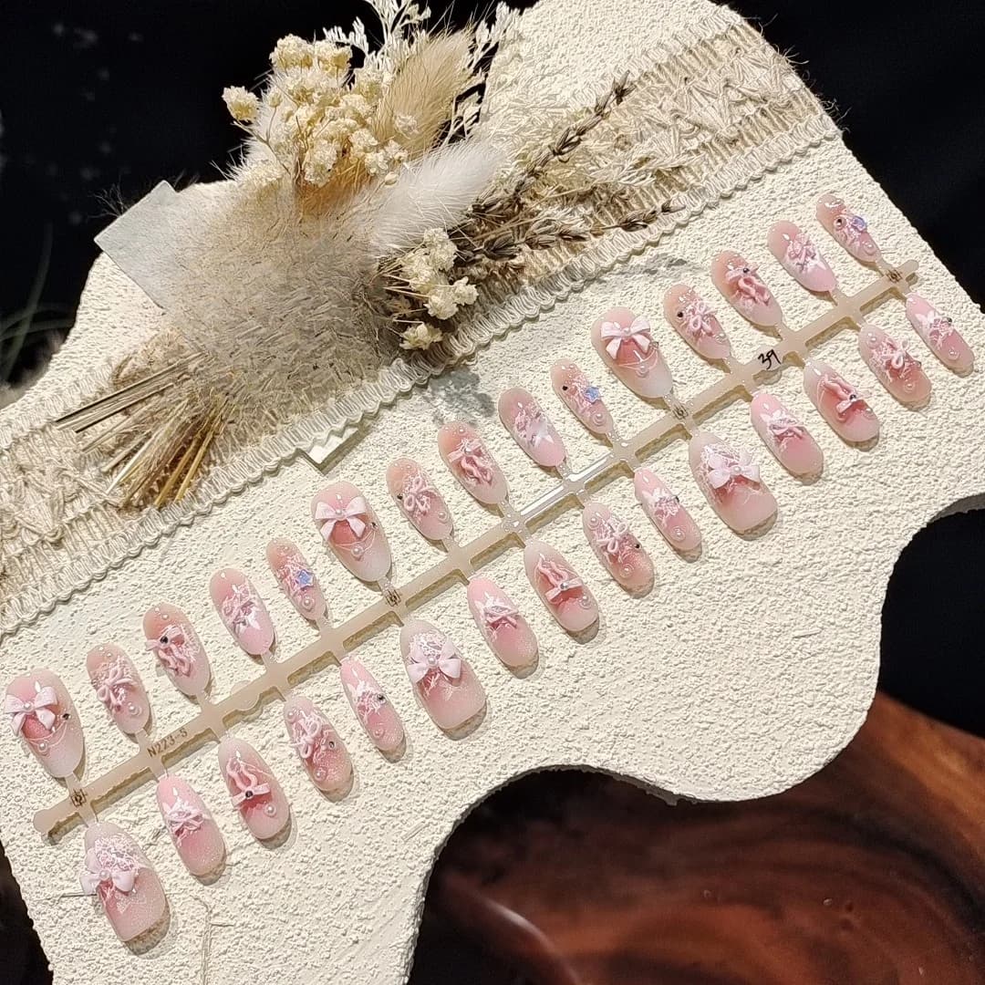 Unhas Postiças Rosa Névoa com Renda, Efeito Olho de Gato e Strass