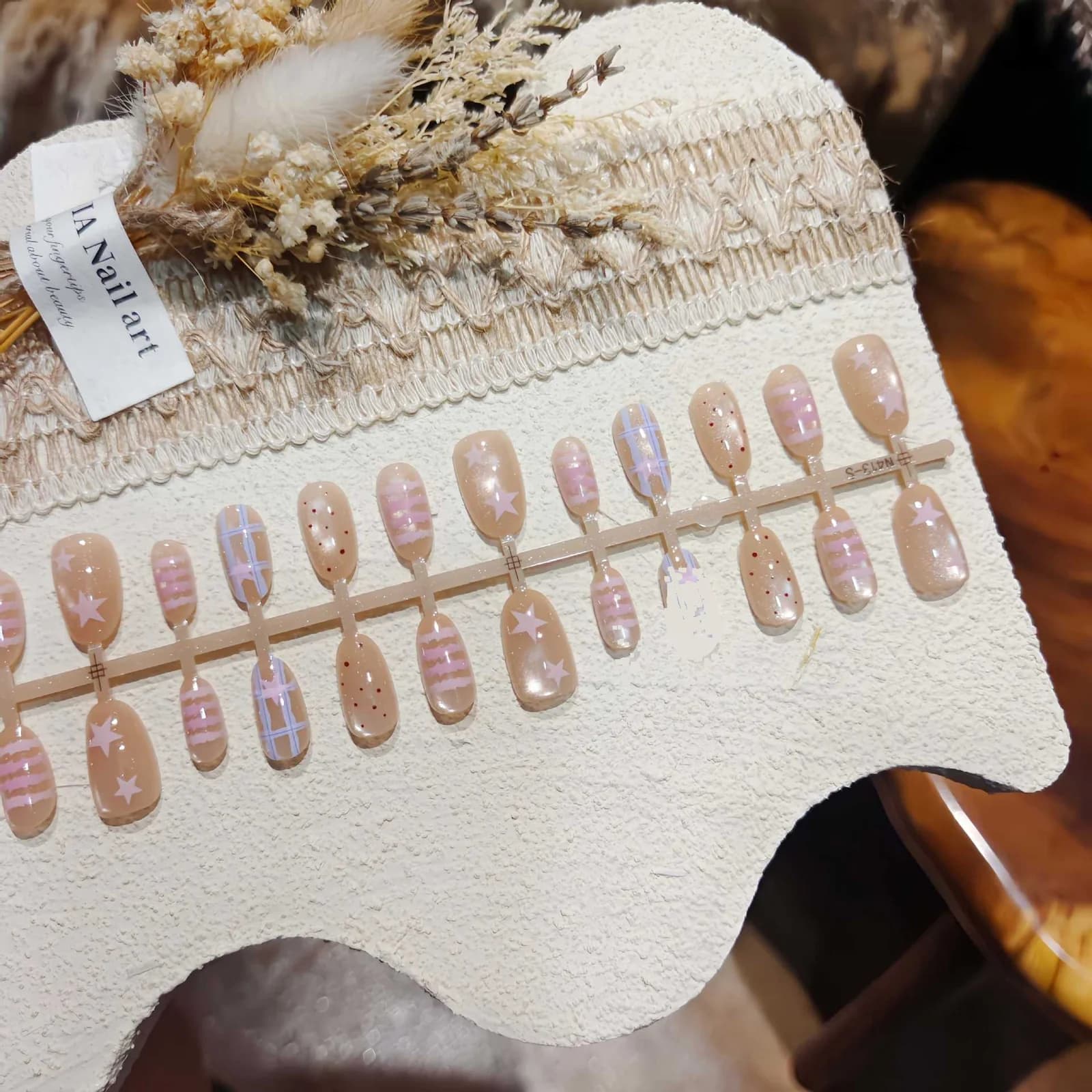 Unhas Postiças Curtas Ovaladas com Design de Estrelas e Bolinhas