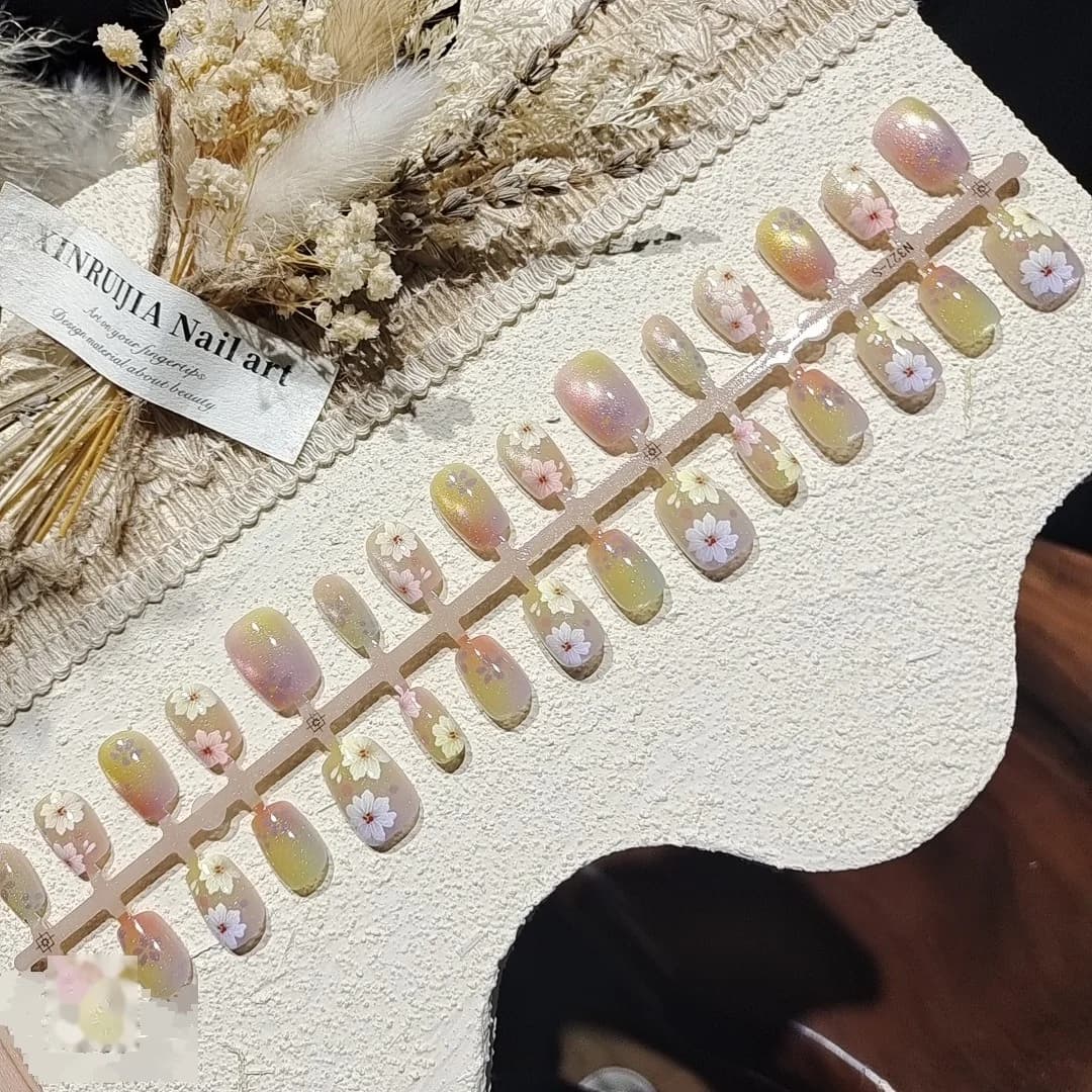 Unhas Postiças Olho de Gato Floral Formato Bailarina Curto