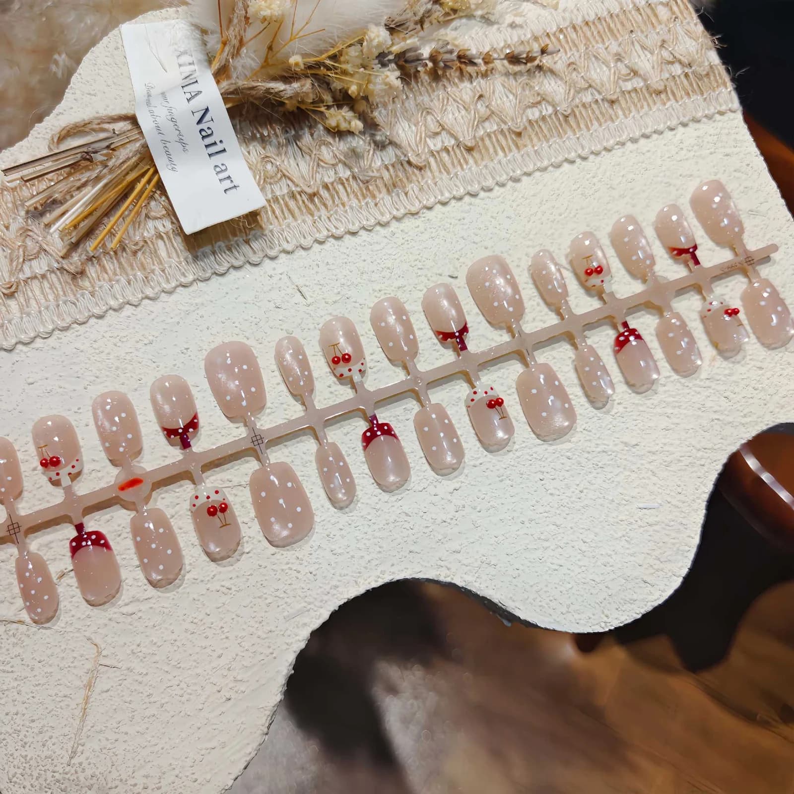 Unhas Postiças Bolinhas e Cerejas com Strass, Formato Bailarina Curto
