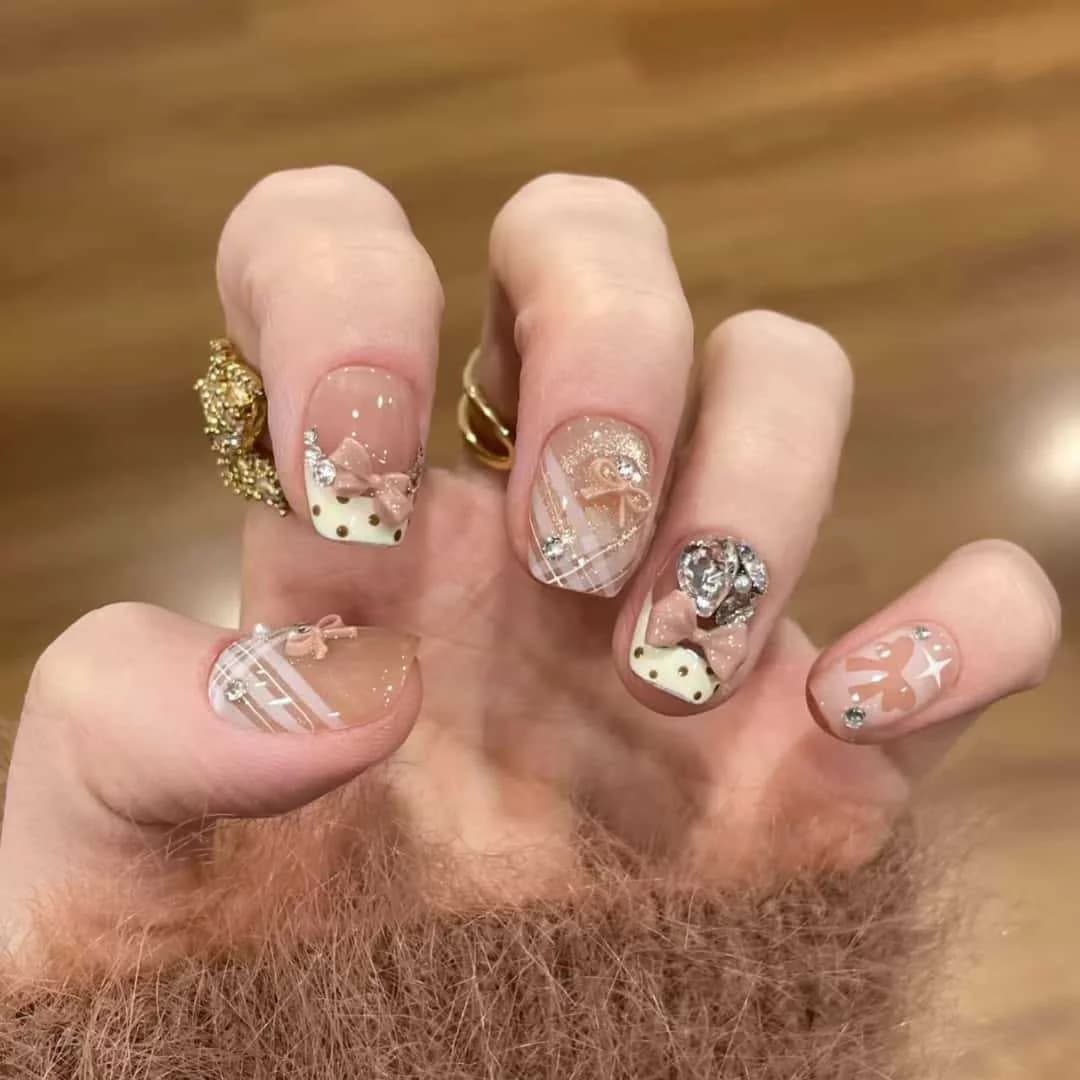 Unhas Postiças French Tip Cat Eye Curto Coffin Creamy Lily 30 Peças