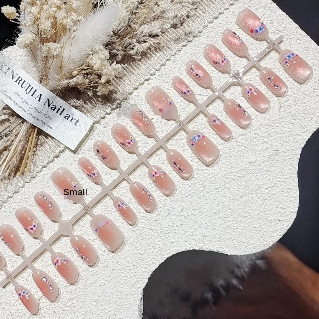 Unhas Postiças Cat Eye com Flores de Cerejeira e Strass
