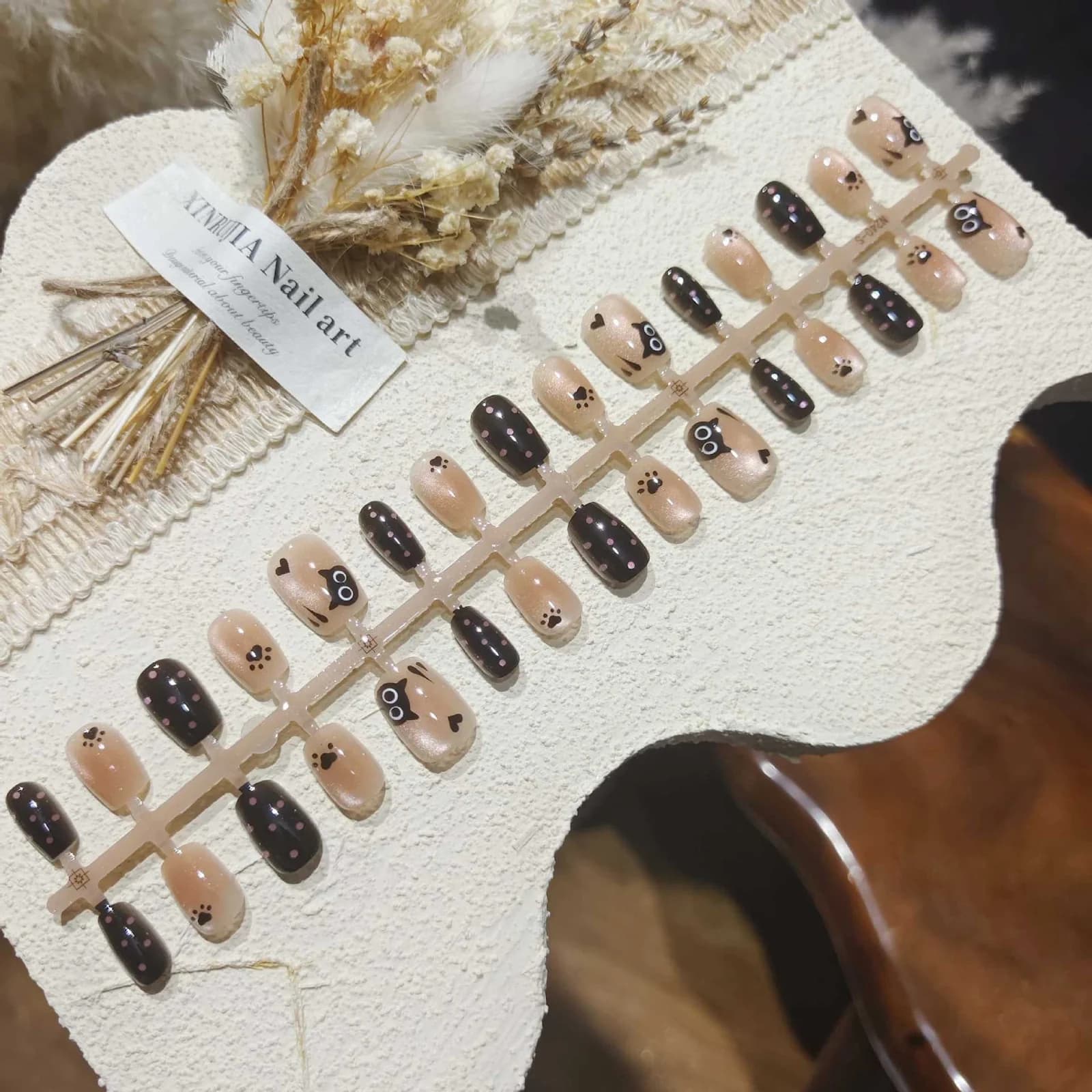 Unhas Postiças Olho de Gato Preto, Formato Bailarina Curto com Contas de Vidro