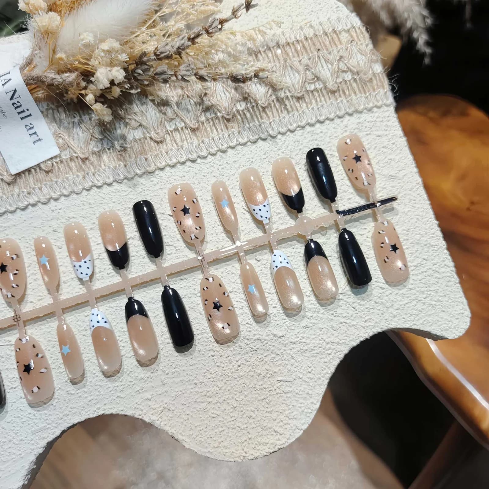 Unhas Postiças Olho de Gato com Estrelas Prateadas - Formato Oval Médio (30 Unidades)