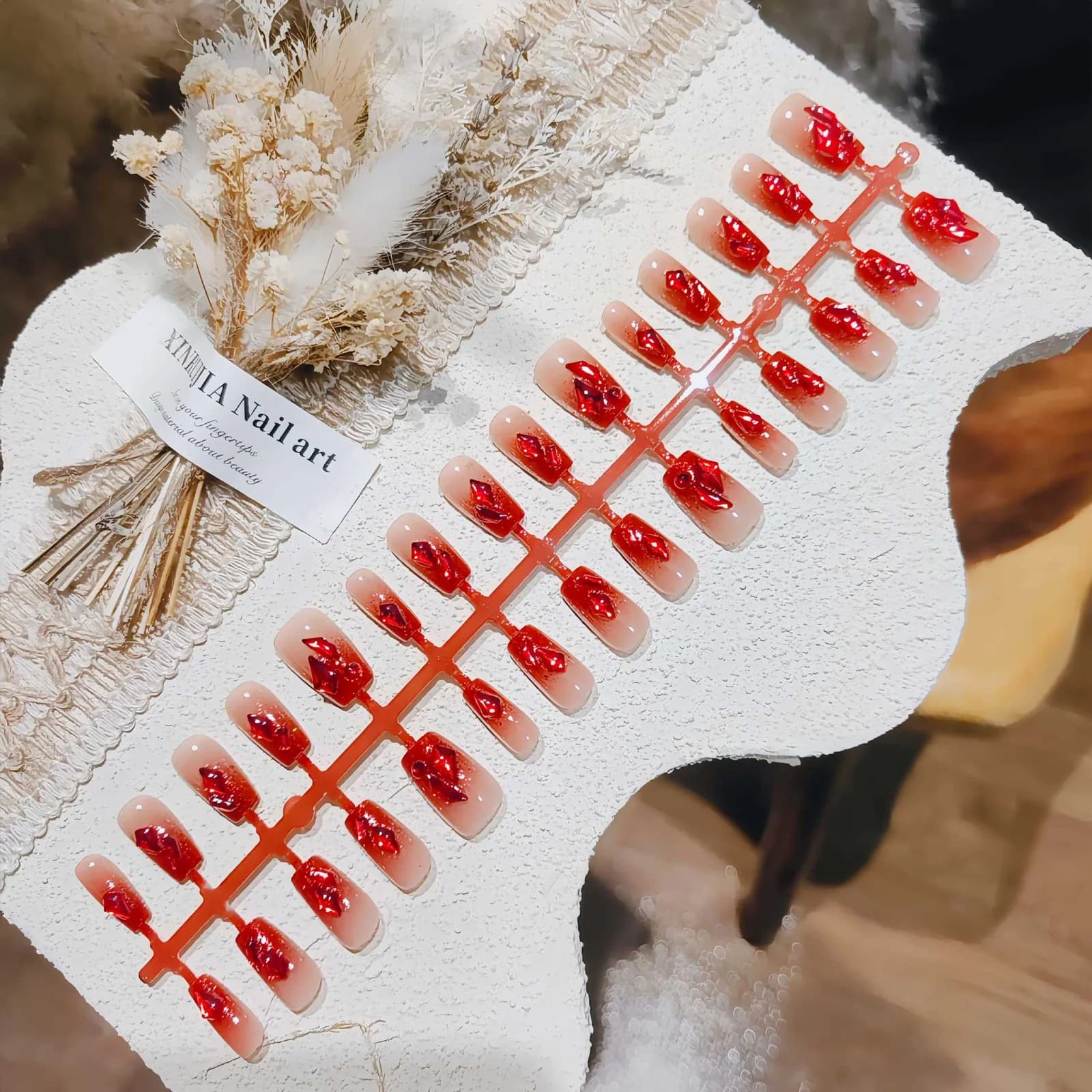 Unhas Postiças Degradê Vermelho com Glitter Formato Coffin Curto