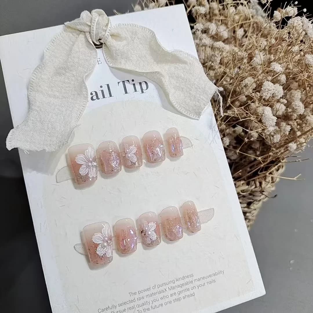 Unhas Postiças Curtas Formato Bailarina com Pérolas, Flores e Strass