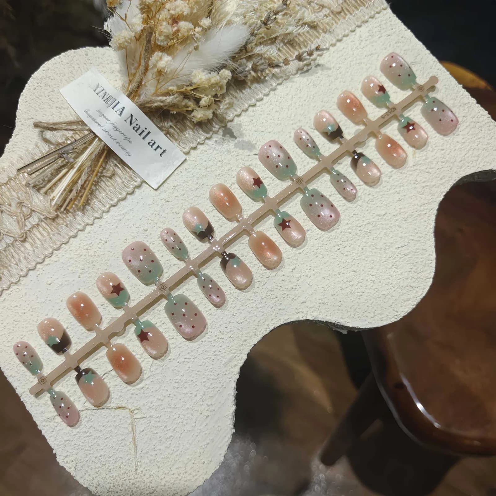 Unhas Postiças Ballet Curto Design Olho de Gato Menta com Conta de Vidro