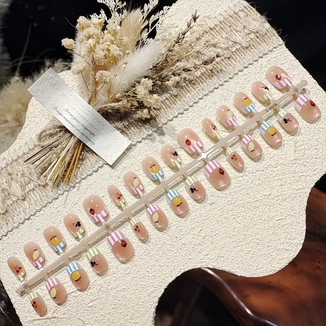 Unhas Postiças Curtas Bailarina Olho de Gato Estilo Doce com Strass