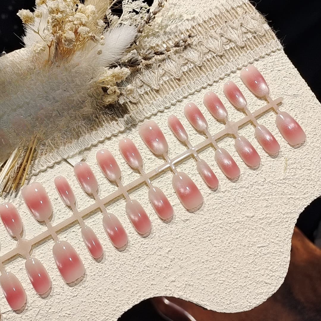 Unhas Postiças Ovais Curtas e Médias Degradê Rosa Pêssego com Efeito Olho de Gato