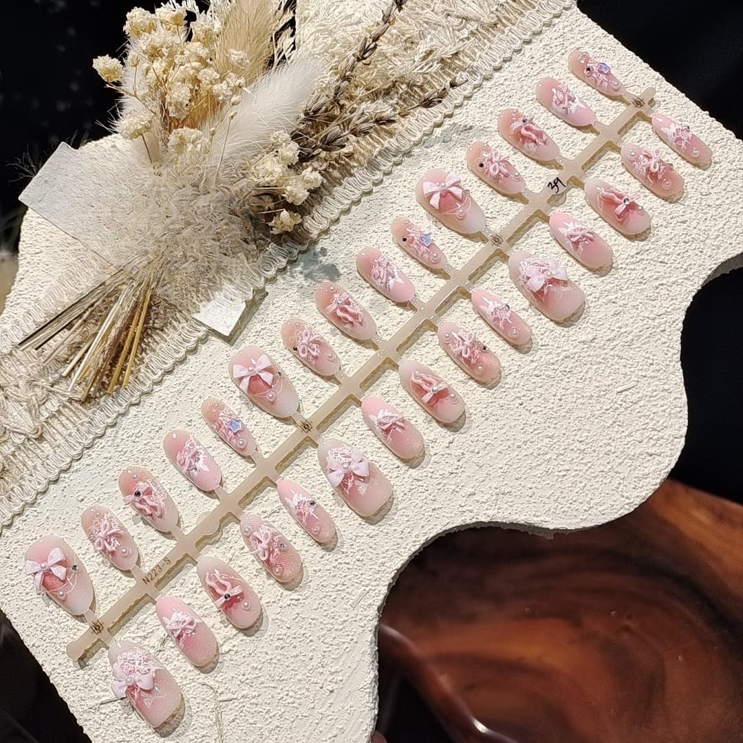 Unhas Postiças Rosa Névoa com Renda, Efeito Olho de Gato e Strass