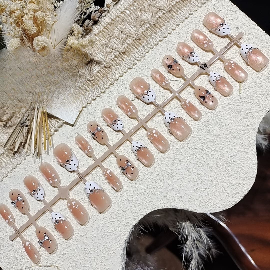 Unhas Postiças Oval Curto com Poá, Pérola e Olho de Gato